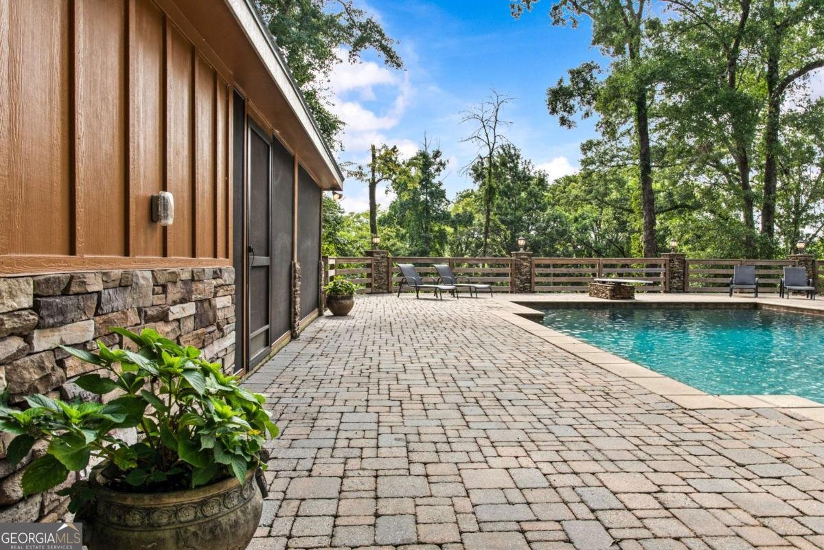 200 Old Country Club Road NE Milledgeville - 23