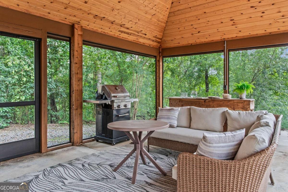 200 Old Country Club Road NE Milledgeville - 24
