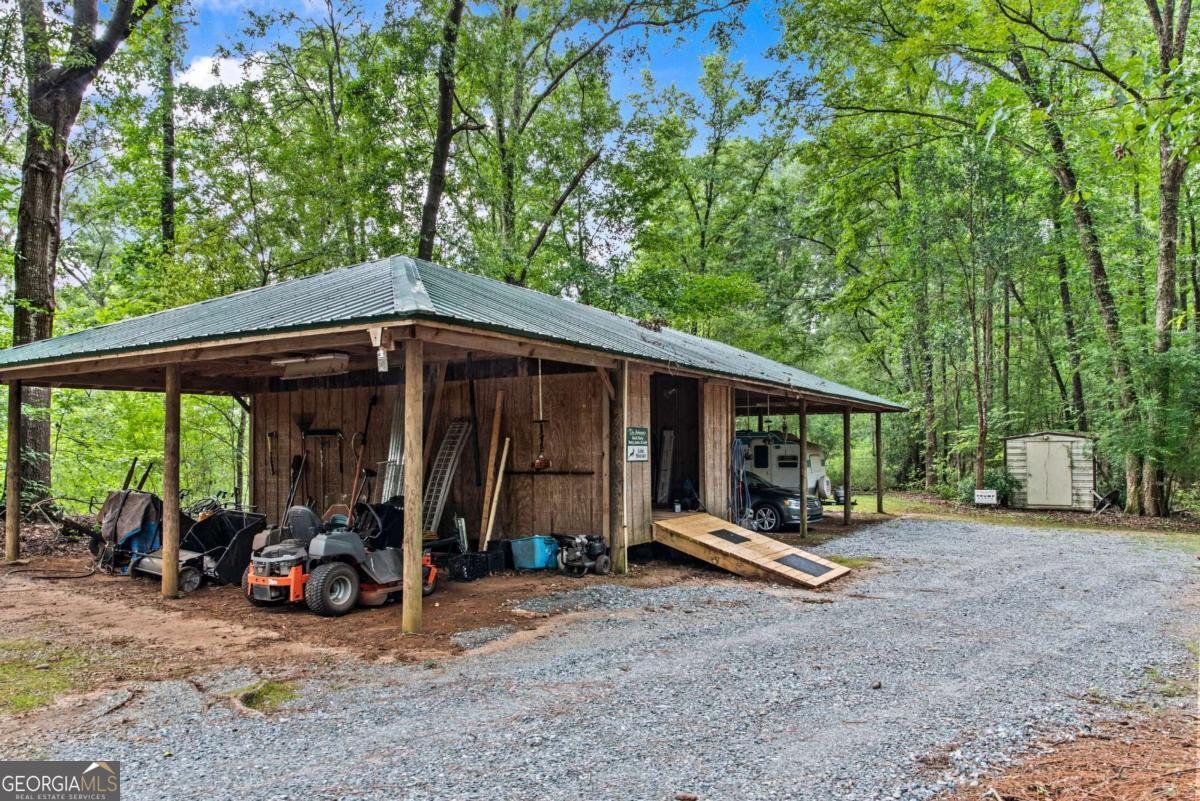 200 Old Country Club Road NE Milledgeville - 33