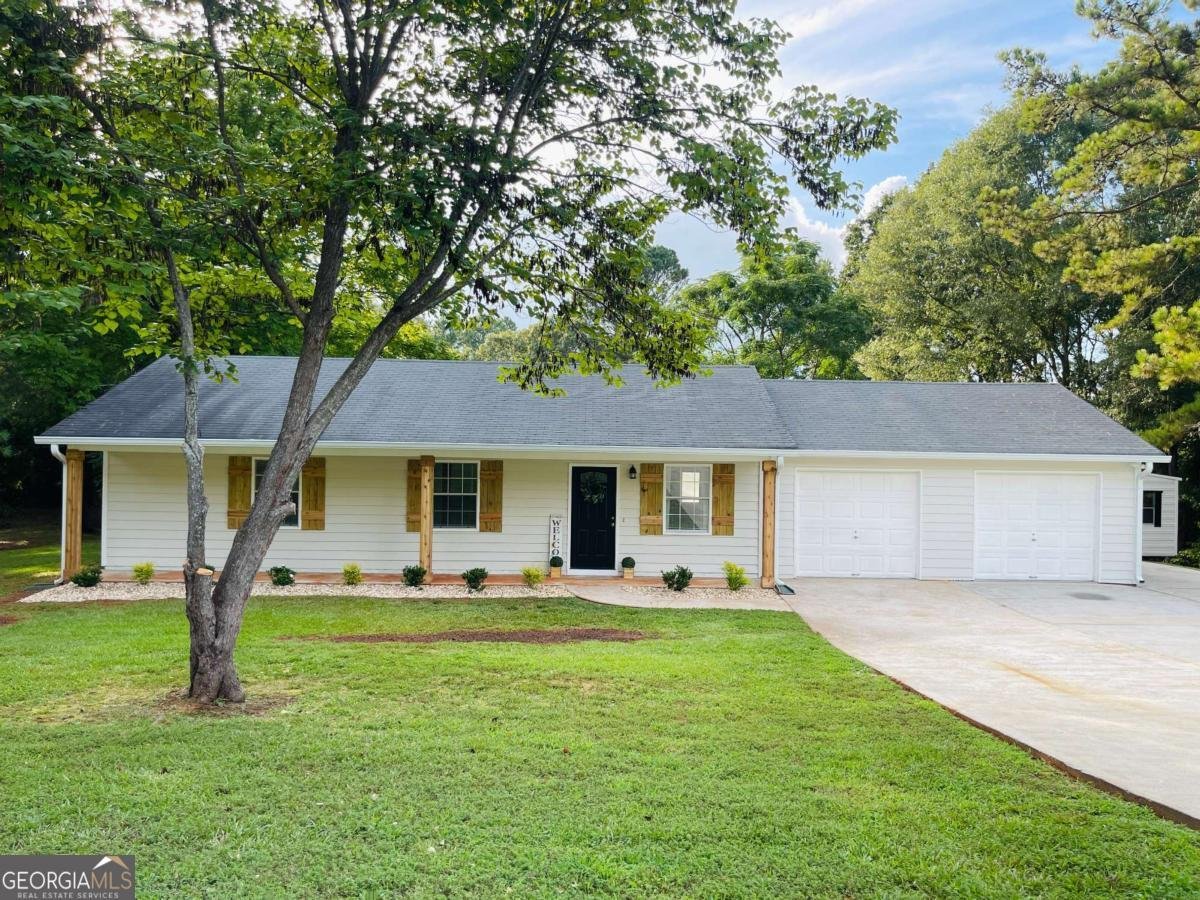 2303 Nancy Court Loganville - 1