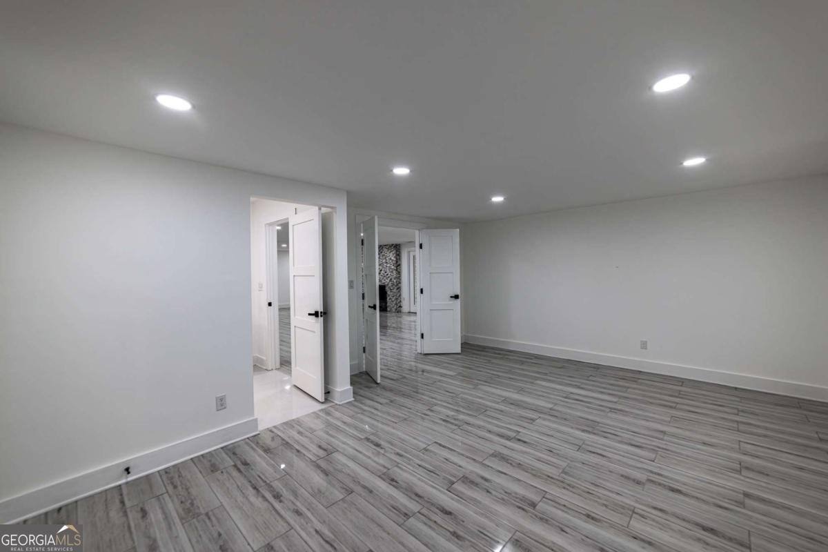 4 Bentley Trace Manor Atlanta - 77