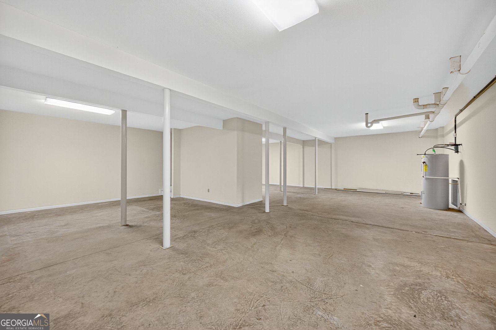 611 Moncrief Road Roberta - 27