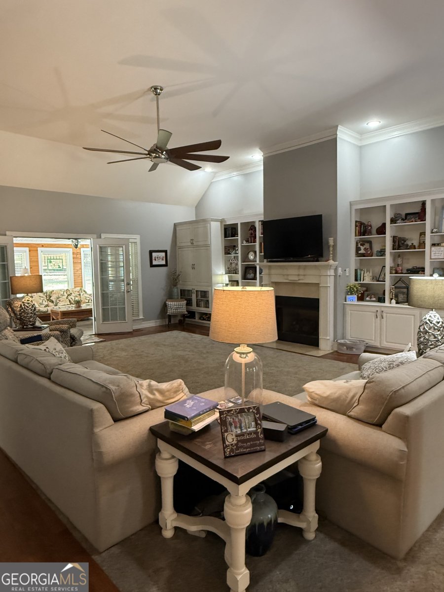 231 N Lakeshore Dr Carrollton - 2