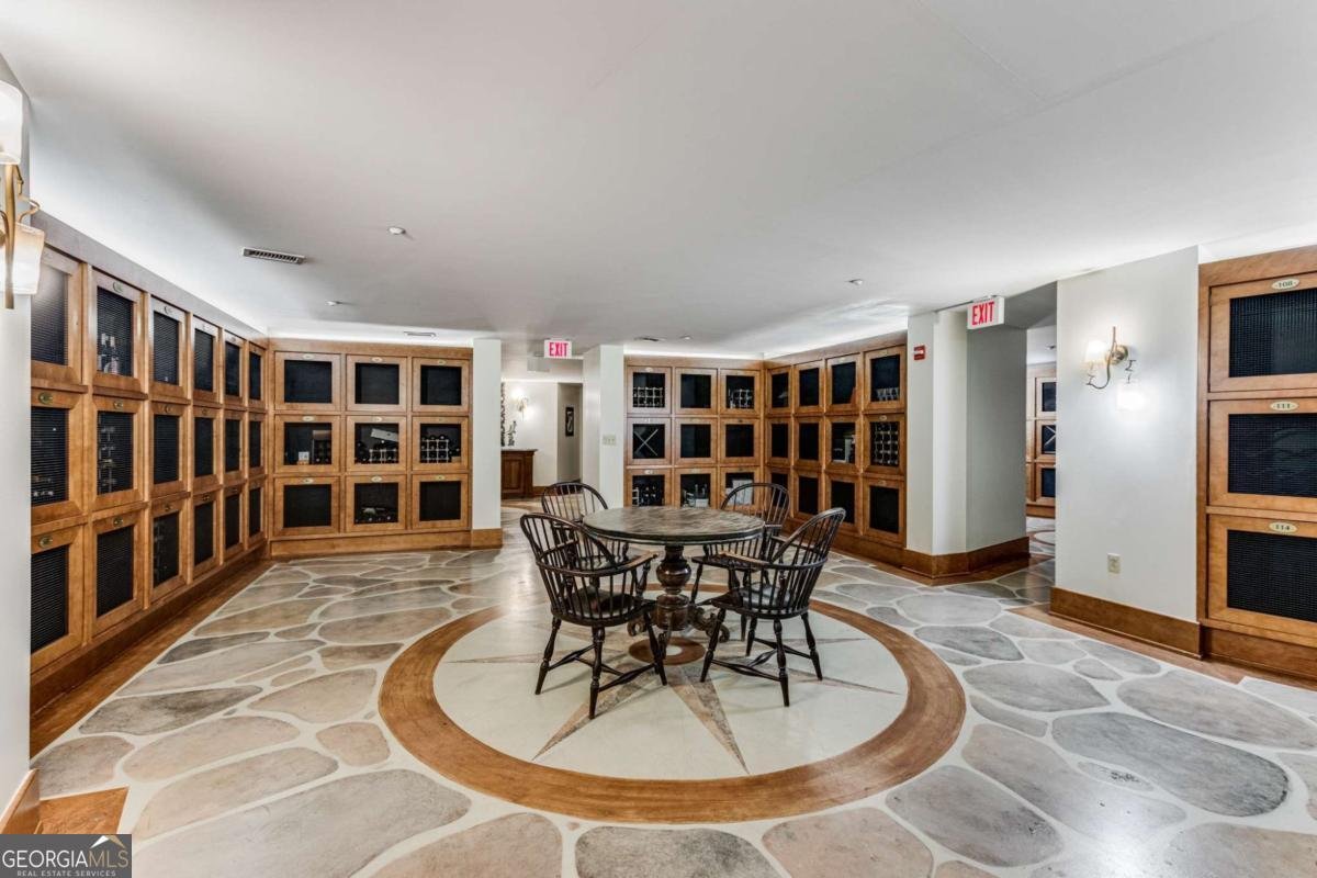 700 Park Regency Place Atlanta - 27