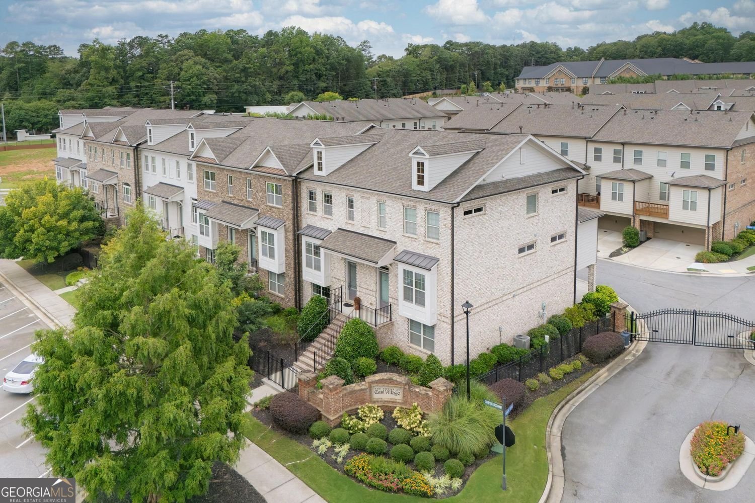 1096 Township Square Alpharetta - 37