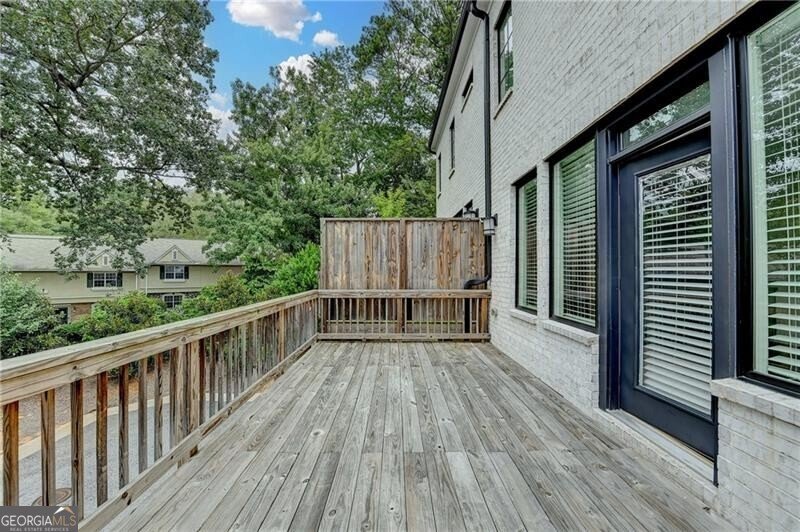 6892 Roswell Road Atlanta - 17