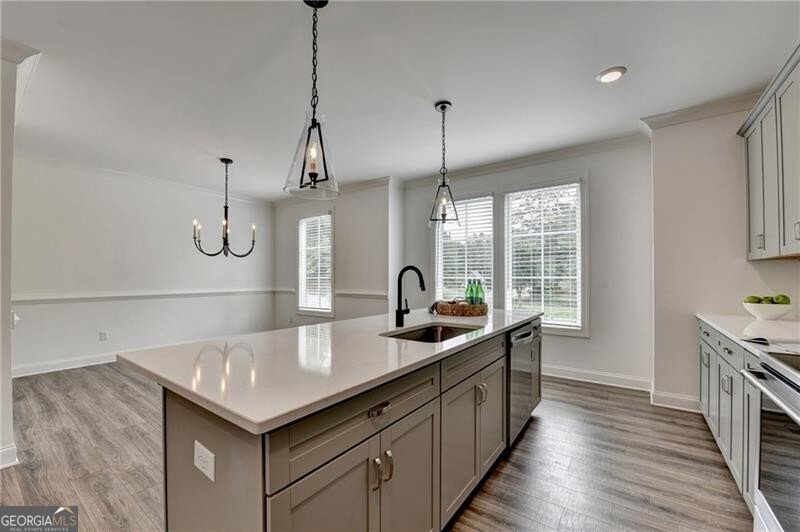 6892 Roswell Road Atlanta - 24