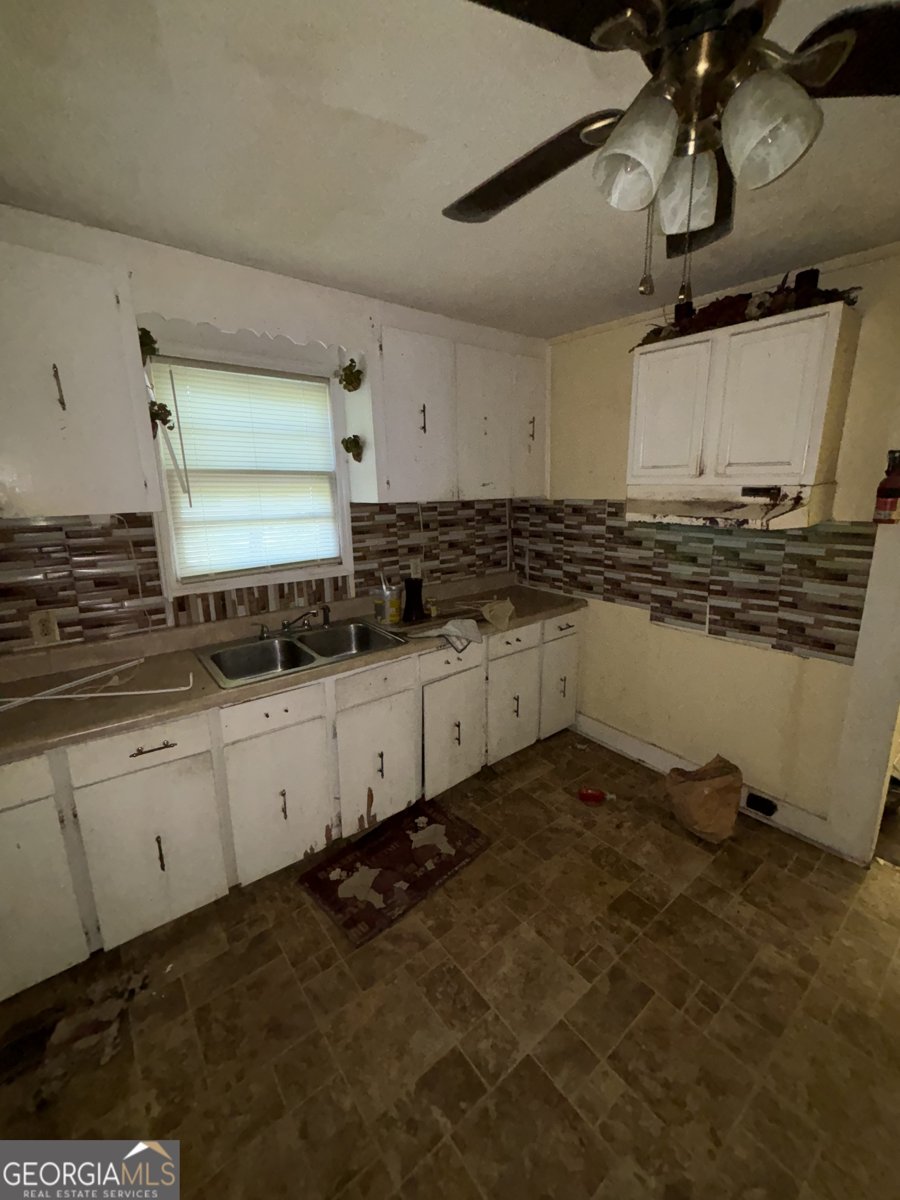 875 Perry Drive Macon - 16