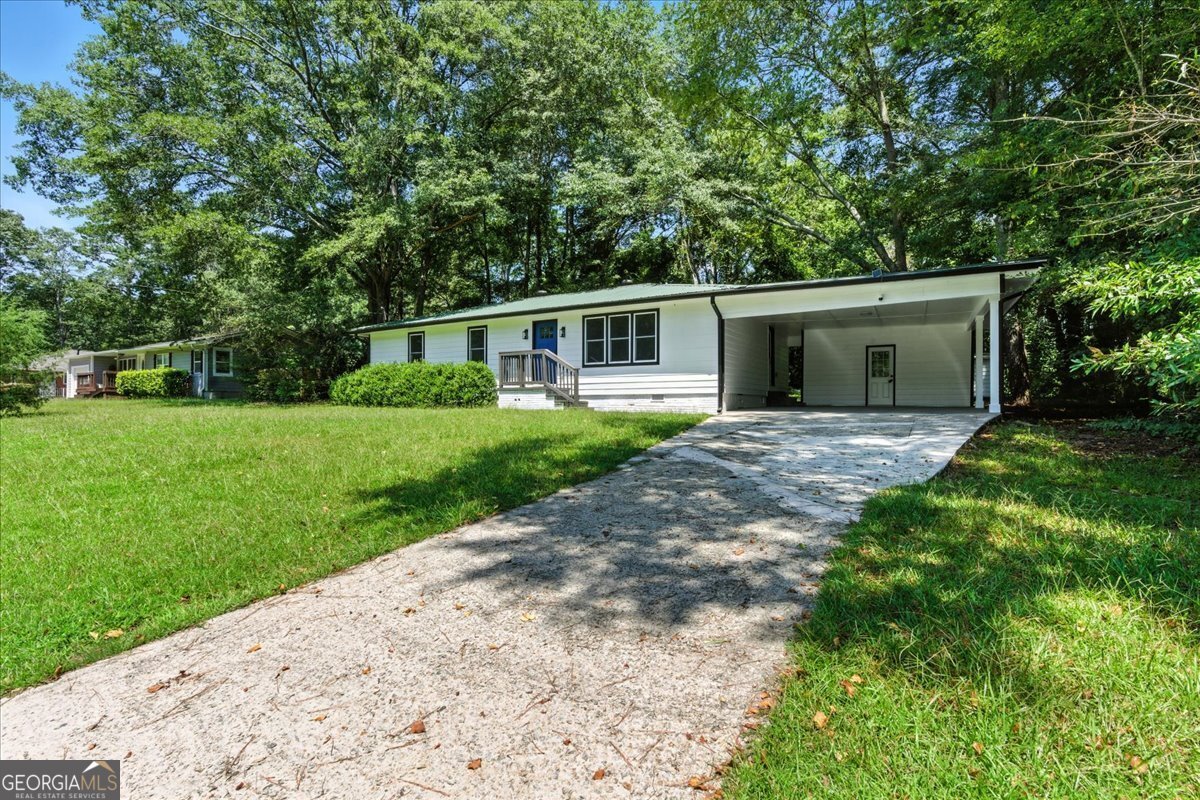 4274 Pineview Drive Powder Springs - 1