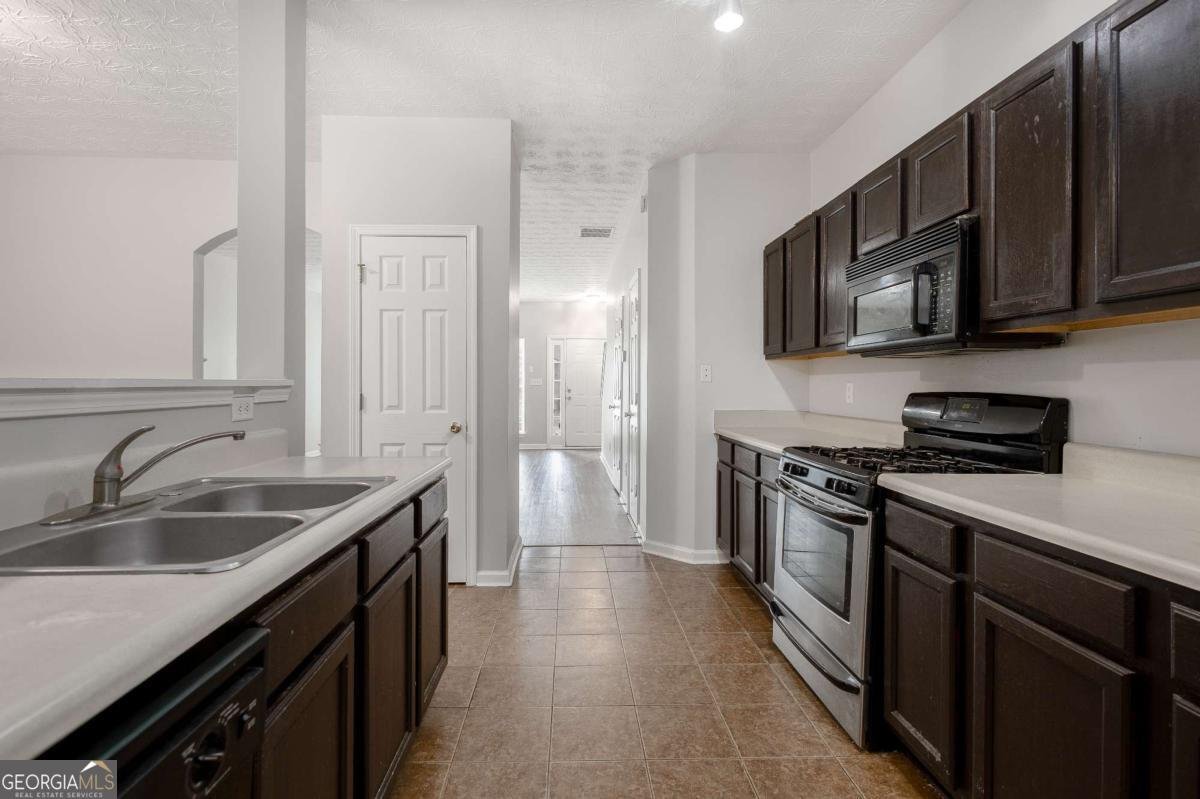 647 Kenridge Drive Suwanee - 2