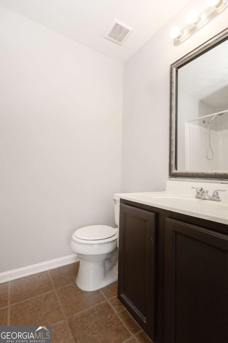 647 Kenridge Drive Suwanee - 7