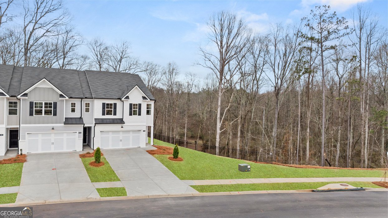 278 Sound Circle Stockbridge - 2