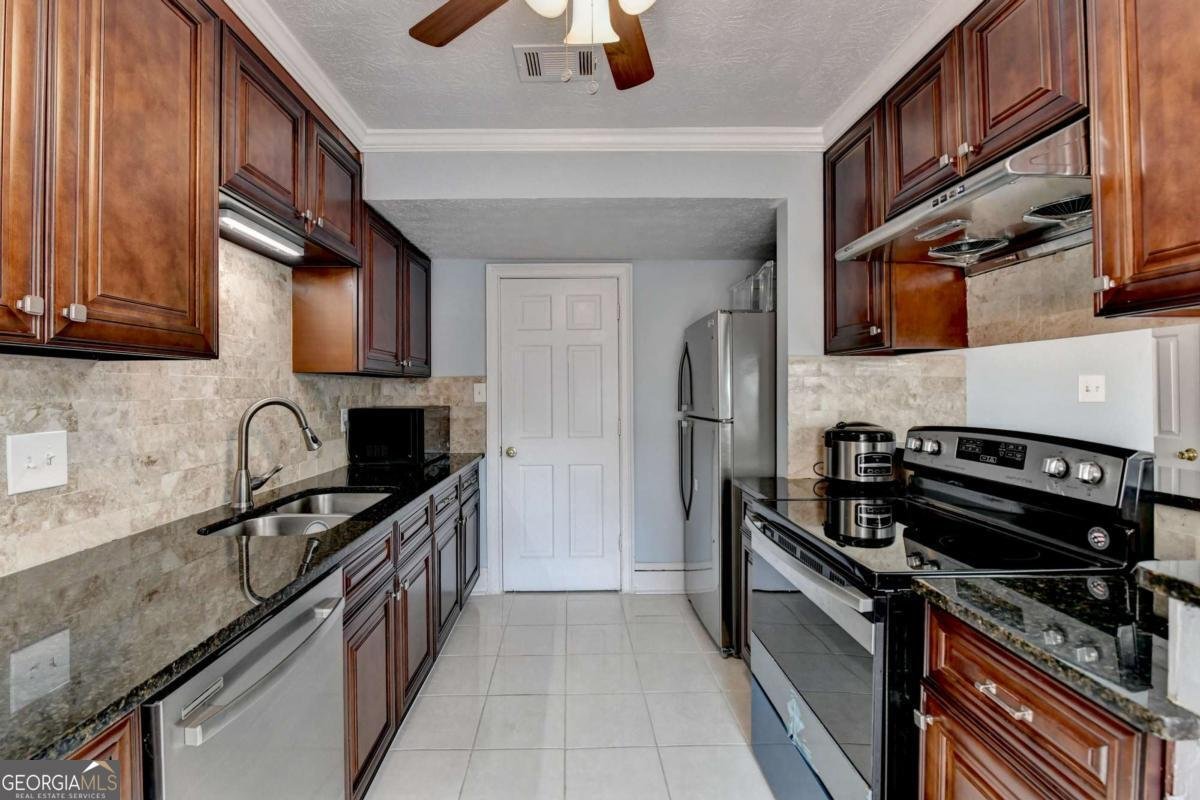 6118 Queen Anne Court Norcross - 23