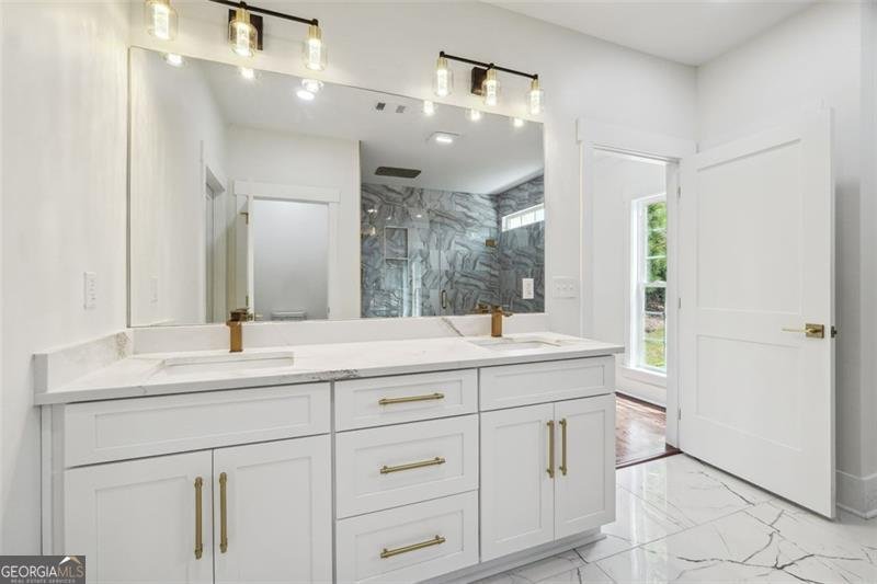 4566 Town Manor Drive Douglasville - 33