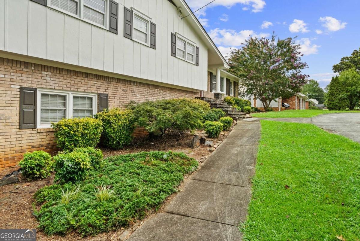 2072 Mcduffie Road Austell - 33