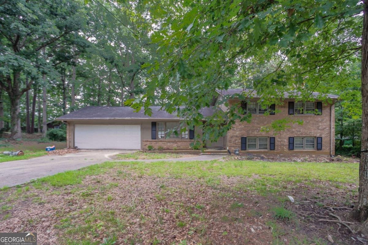 3961 Summit Drive Douglasville - 1
