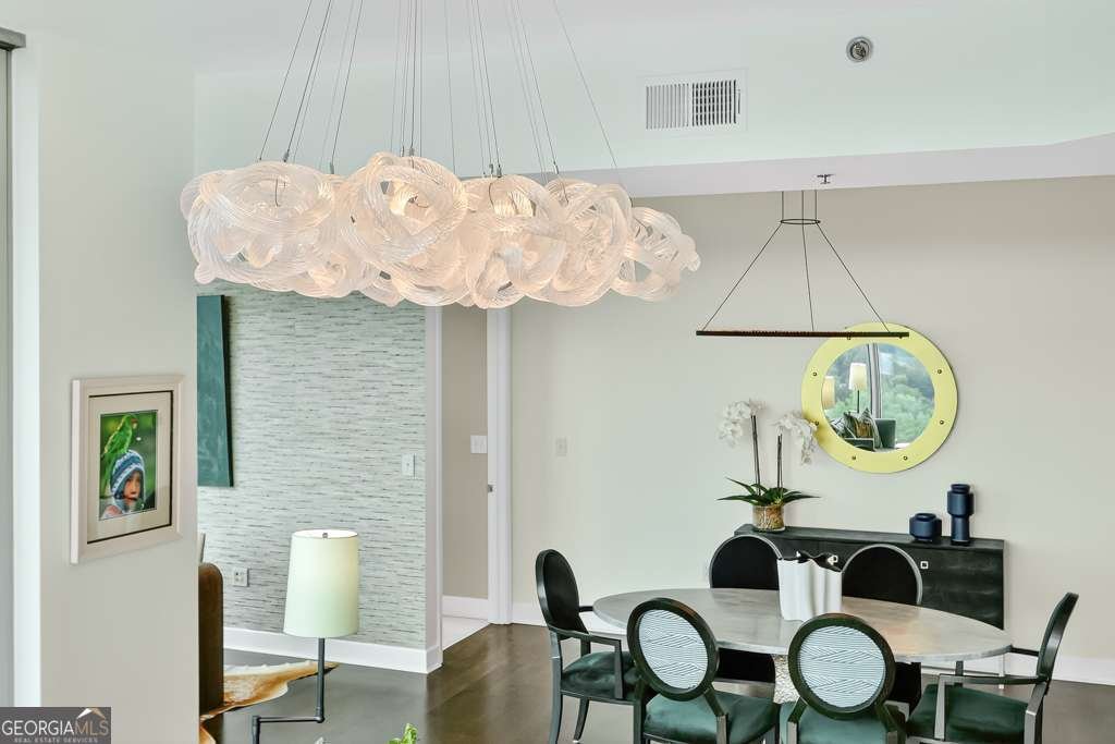 2795 Peachtree Road Atlanta - 25