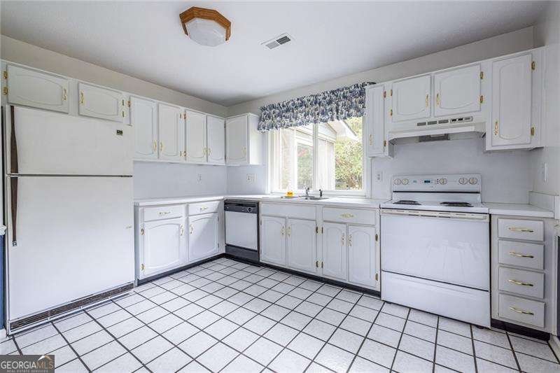 702 Cove Road Peachtree City - 9