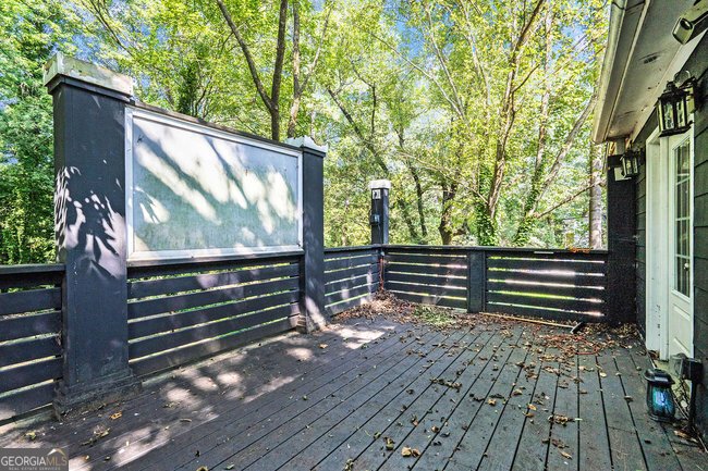 834 Woods Drive Atlanta - 23
