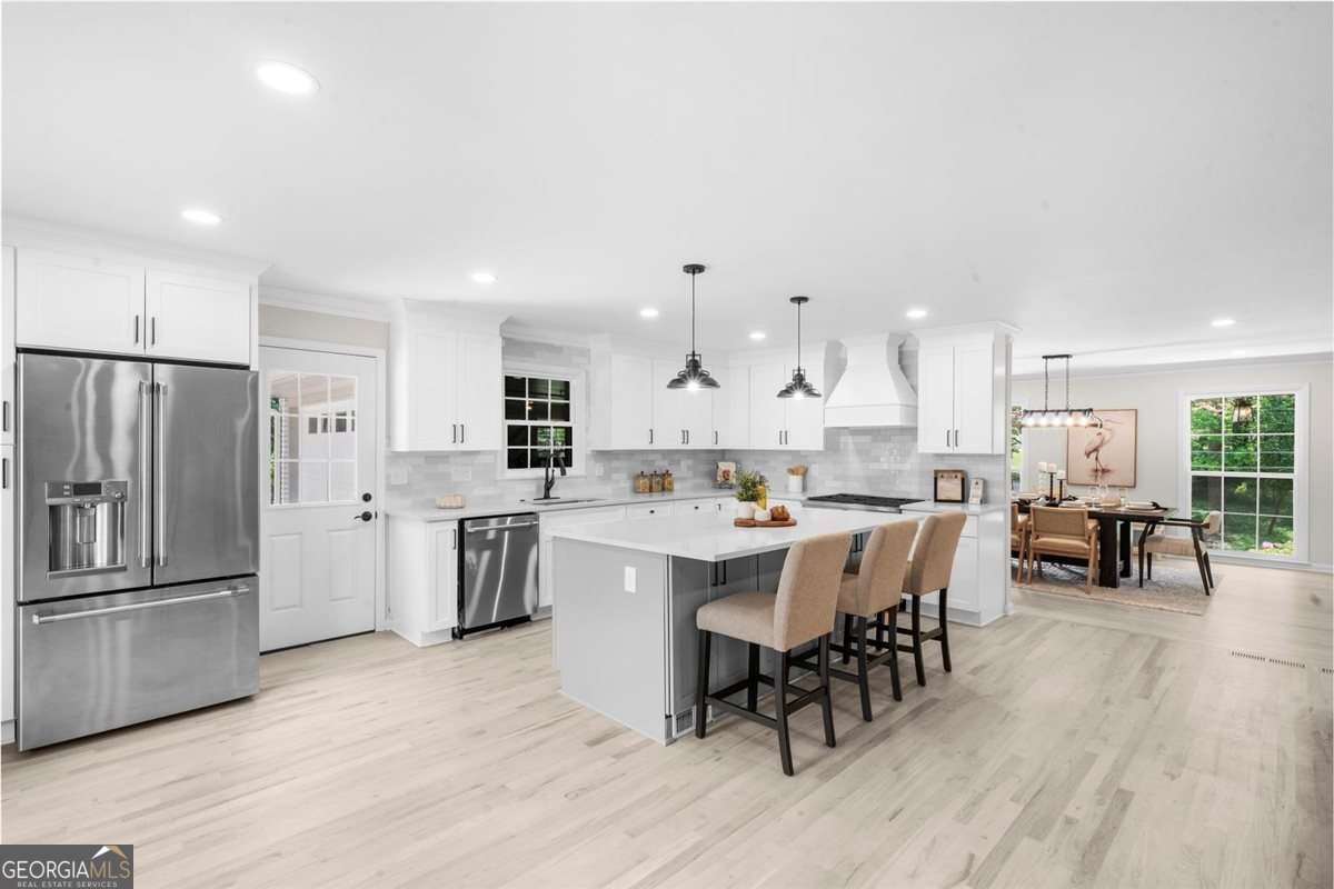 7300 WYNHILL Drive Atlanta - 17