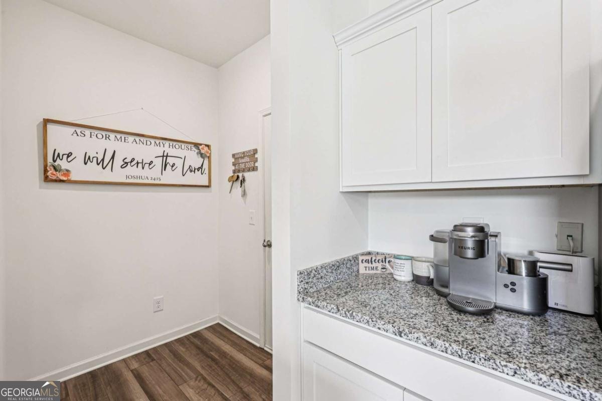 415 Knightsbridge Lane Winder - 16