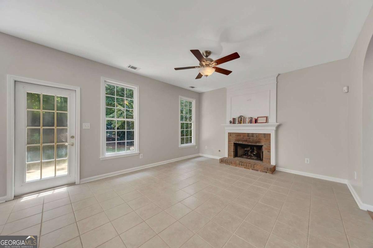 1031 Camden Lane Woodstock - 11