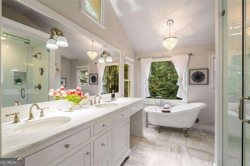 1041 STANDARD Drive Brookhaven - 23