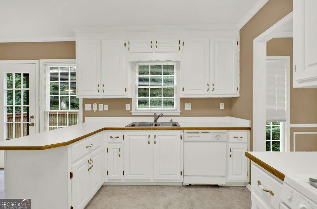 1005 Springharbor Walk Woodstock - 33