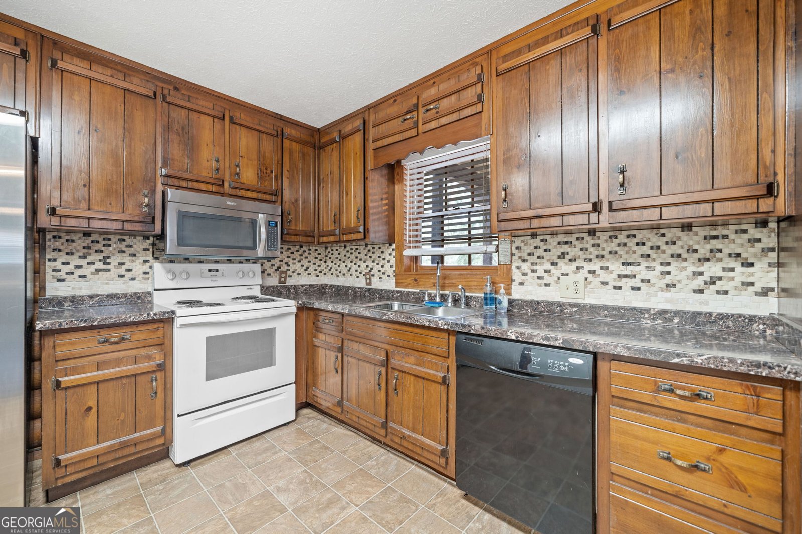 10 MOSS LANDING Road Acworth - 76
