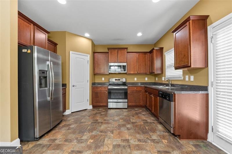 890 Crescent Lane Griffin - 13