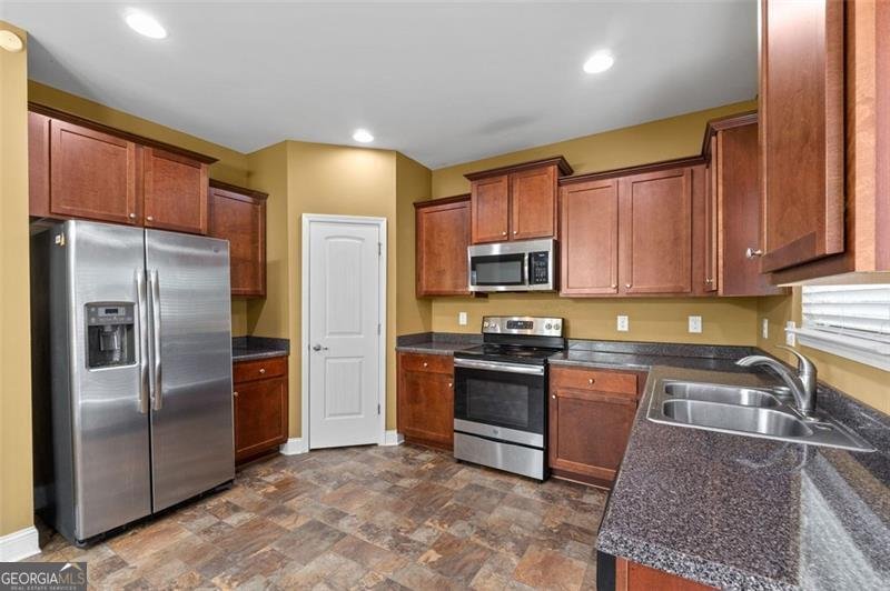 890 Crescent Lane Griffin - 14