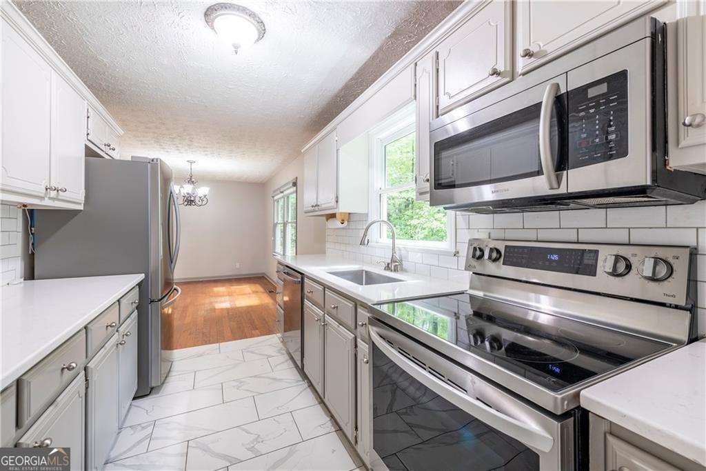 438 Southbrook Drive Jasper - 24