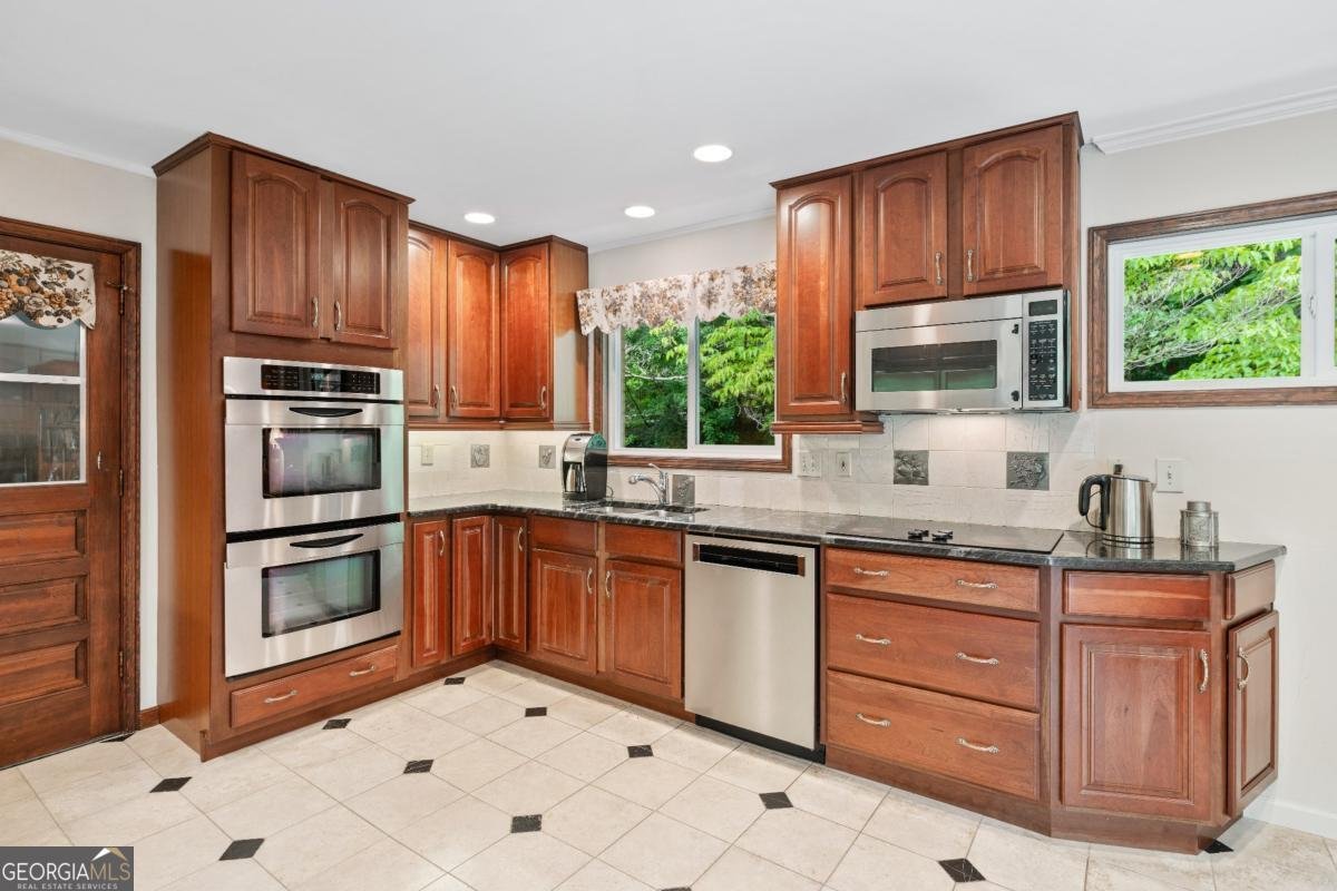 2760 Caraway Drive Tucker - 16