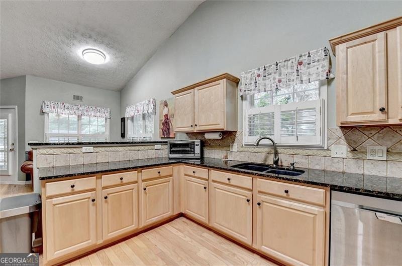 6307 BLUEGRASS Flowery Branch - 22