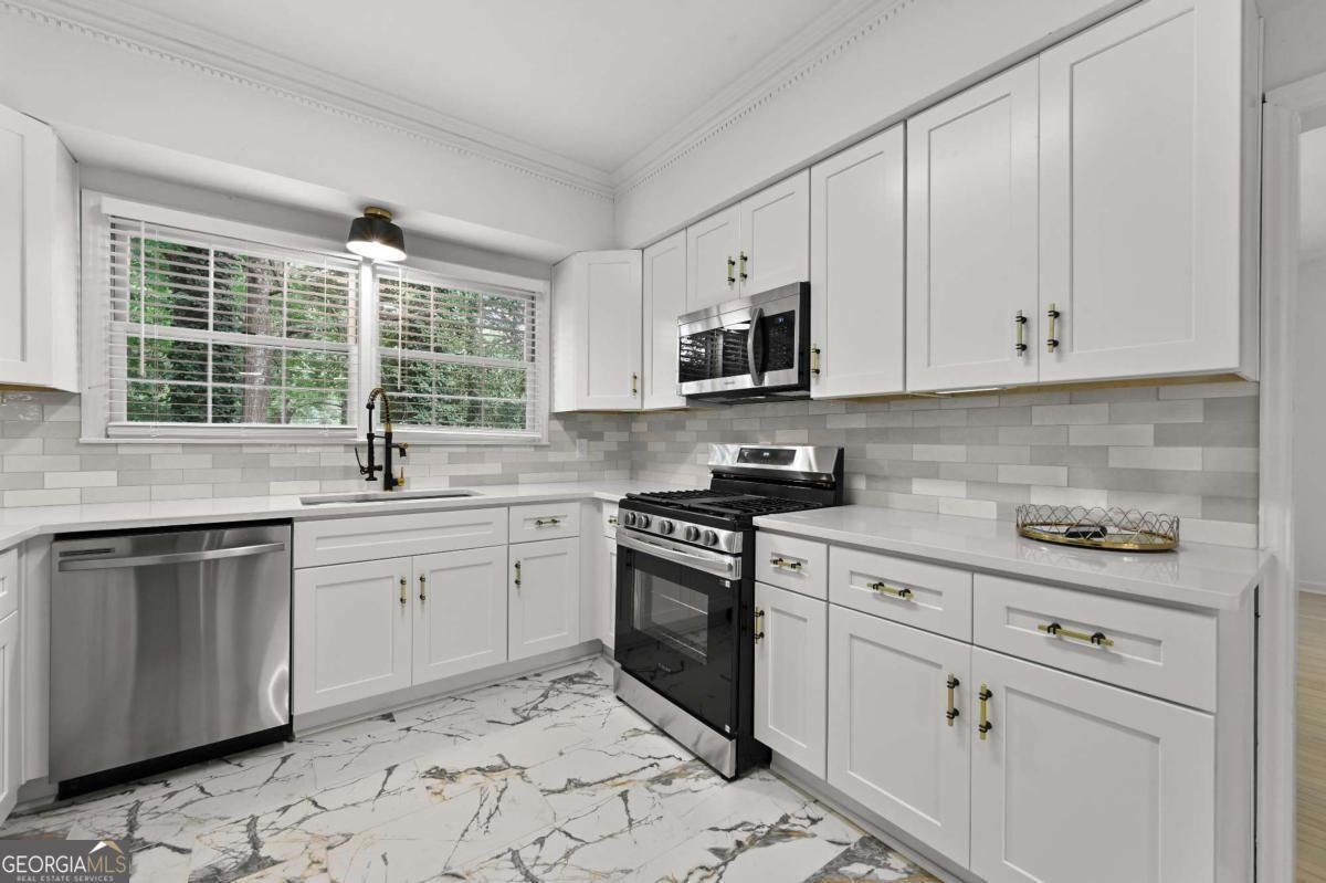 2698 Collier Drive Atlanta - 19