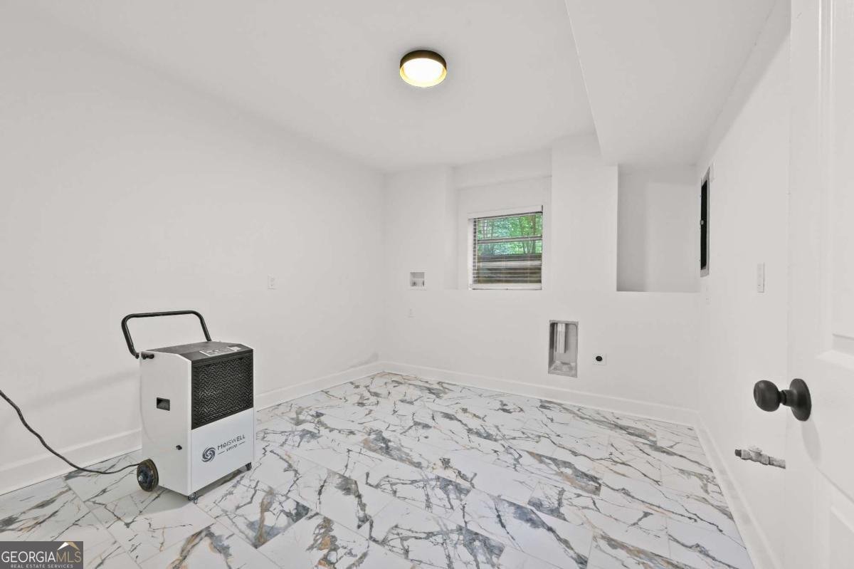 2698 Collier Drive Atlanta - 35