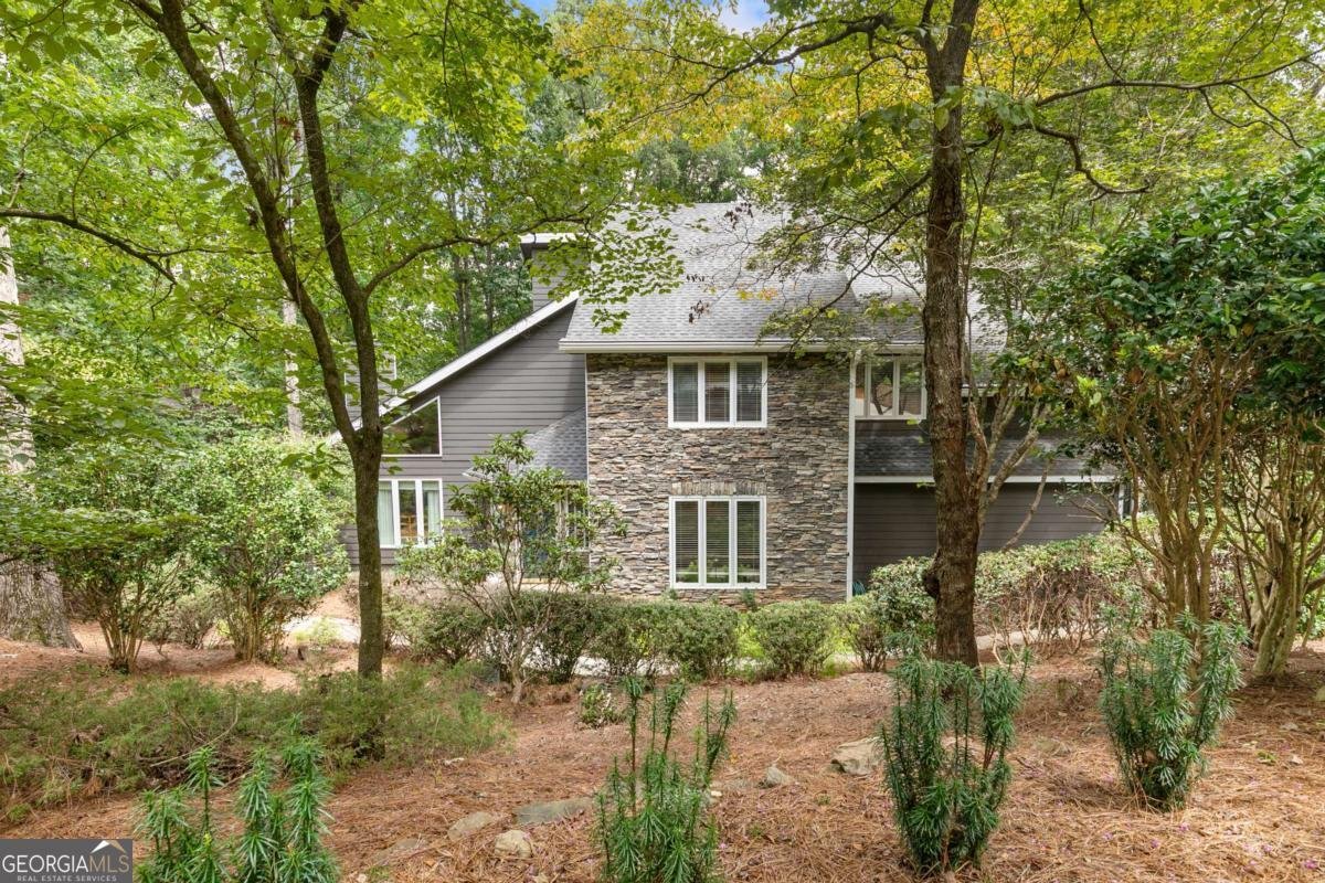 585 Shore Place Roswell - 1