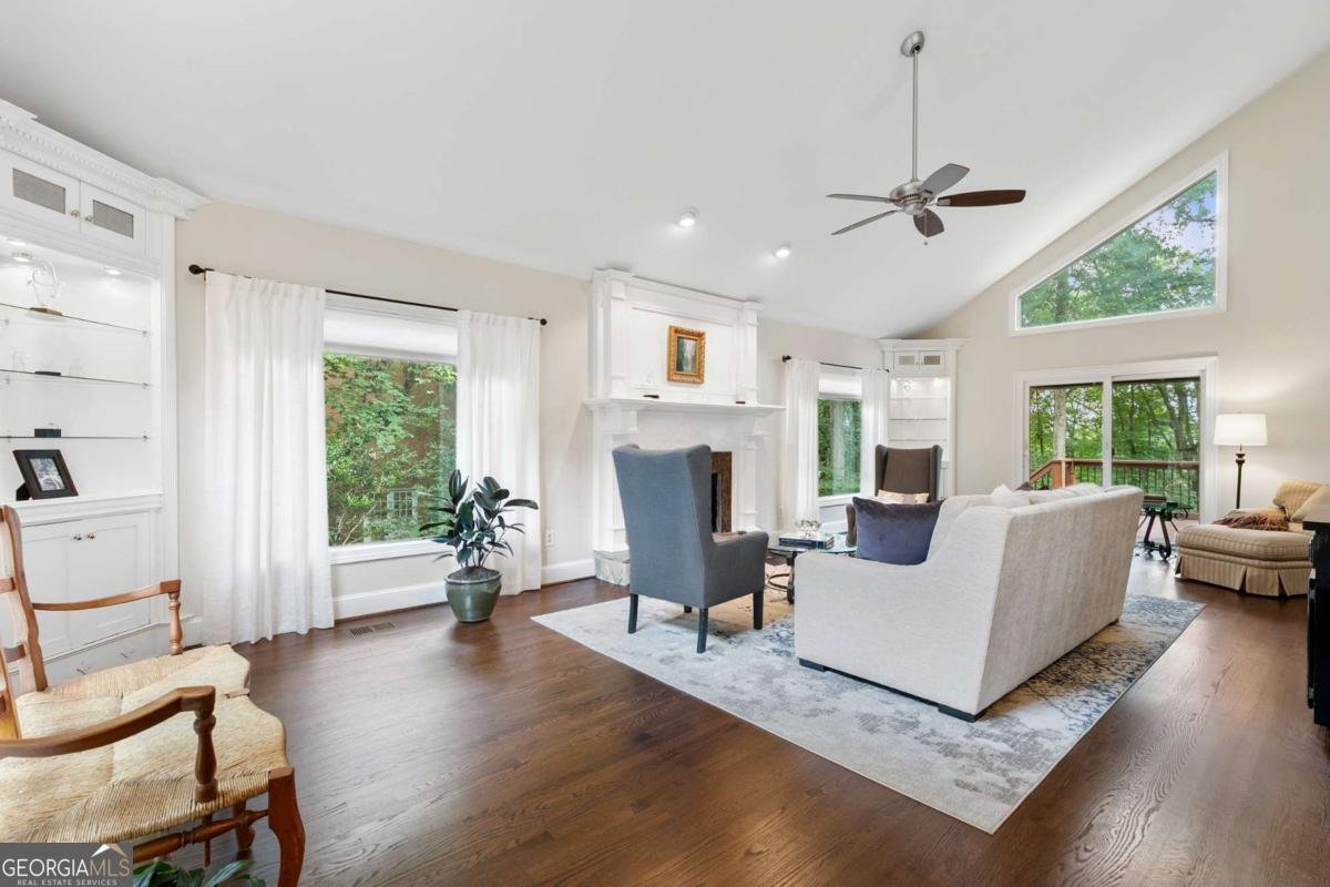 585 Shore Place Roswell - 3