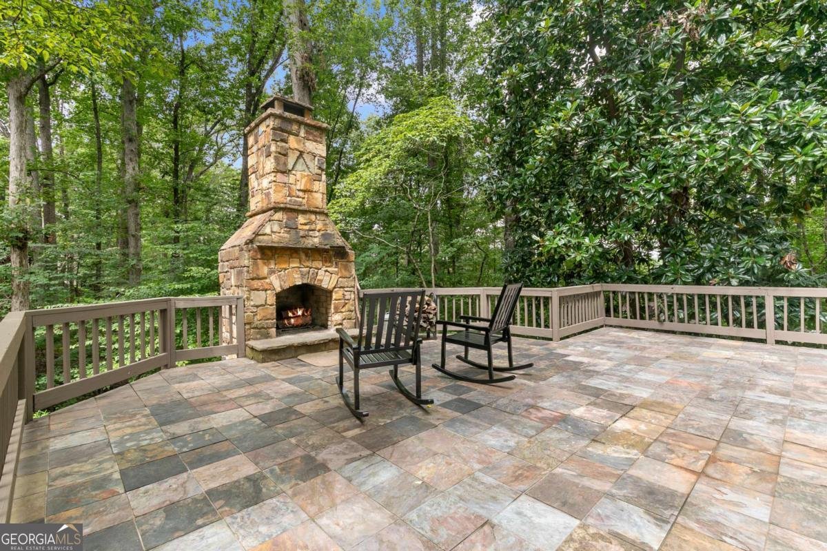 585 Shore Place Roswell - 45