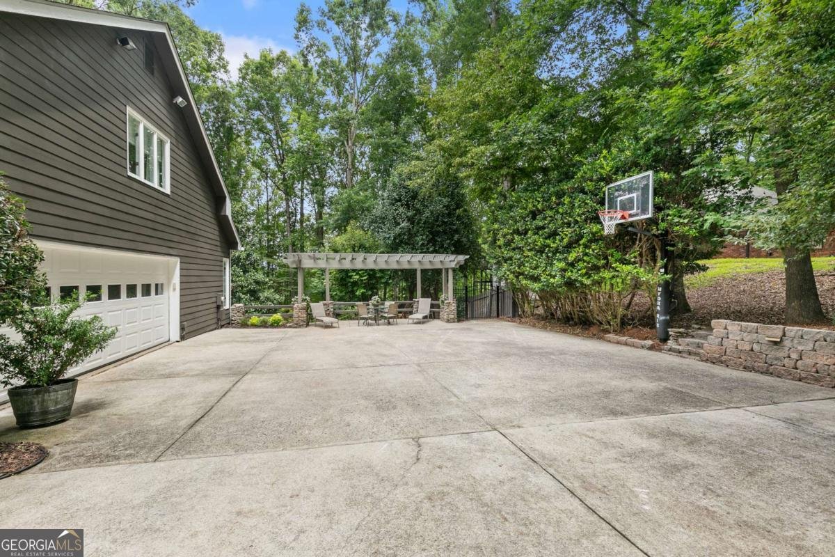 585 Shore Place Roswell - 51