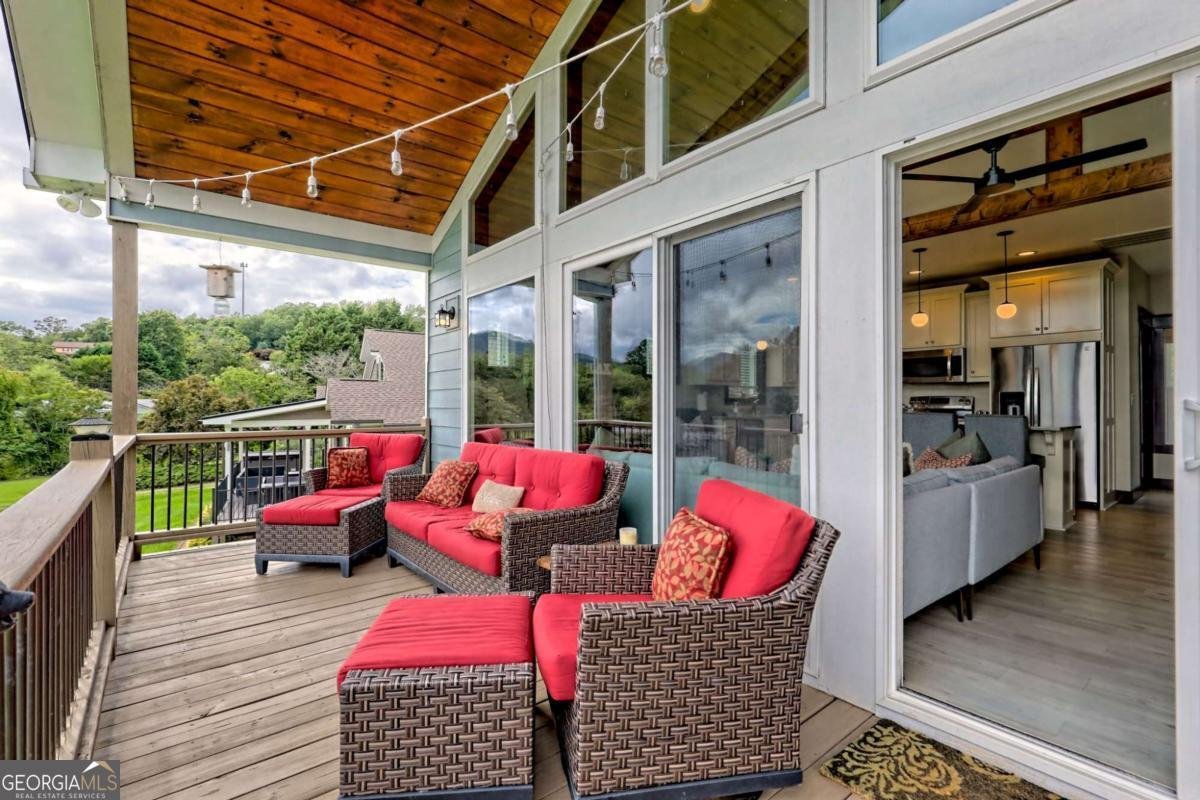 1670 Hedden Cove Road Hiawassee - 28