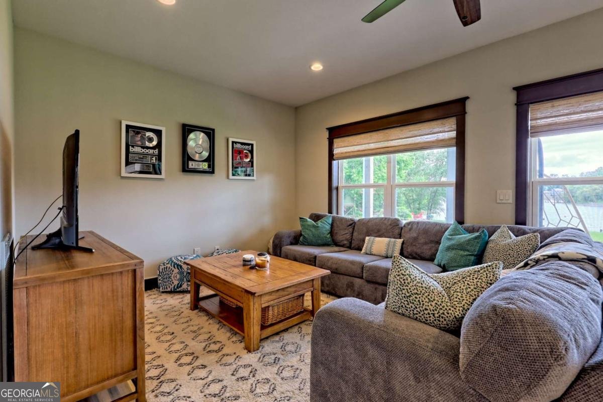 1670 Hedden Cove Road Hiawassee - 43