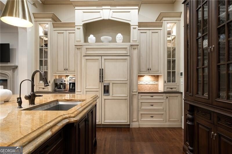 4136 Stratford Road Atlanta - 17