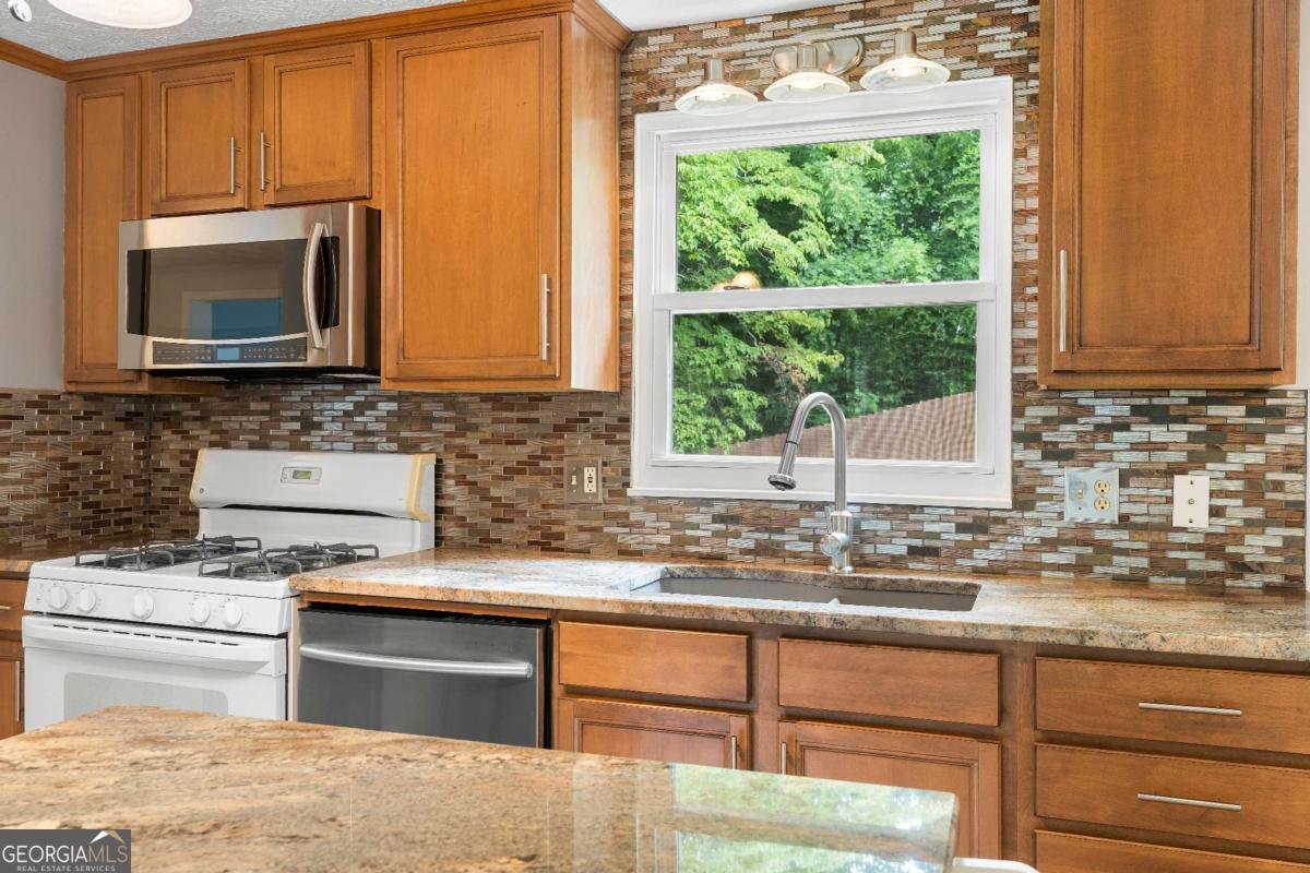 4562 Landing Way Marietta - 11