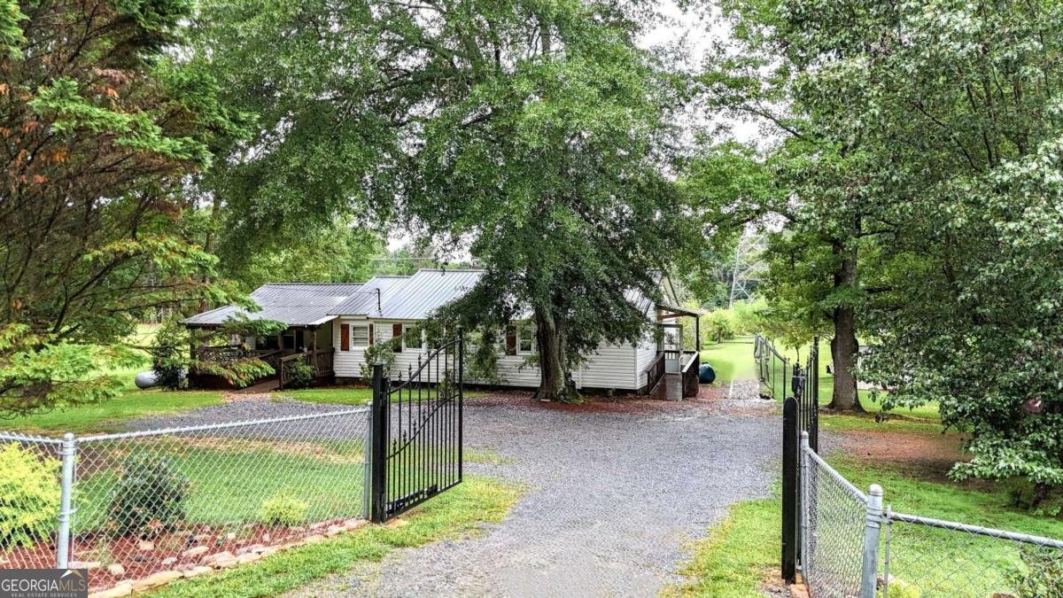 400 Hall Memorial Road Calhoun - 1