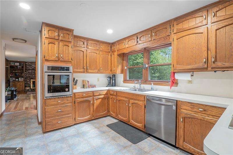 484 Kenilworth Circle Stone Mountain - 10