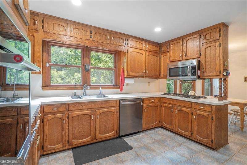 484 Kenilworth Circle Stone Mountain - 11