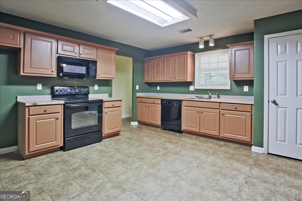 1540 Cardinal Lane Winder - 11