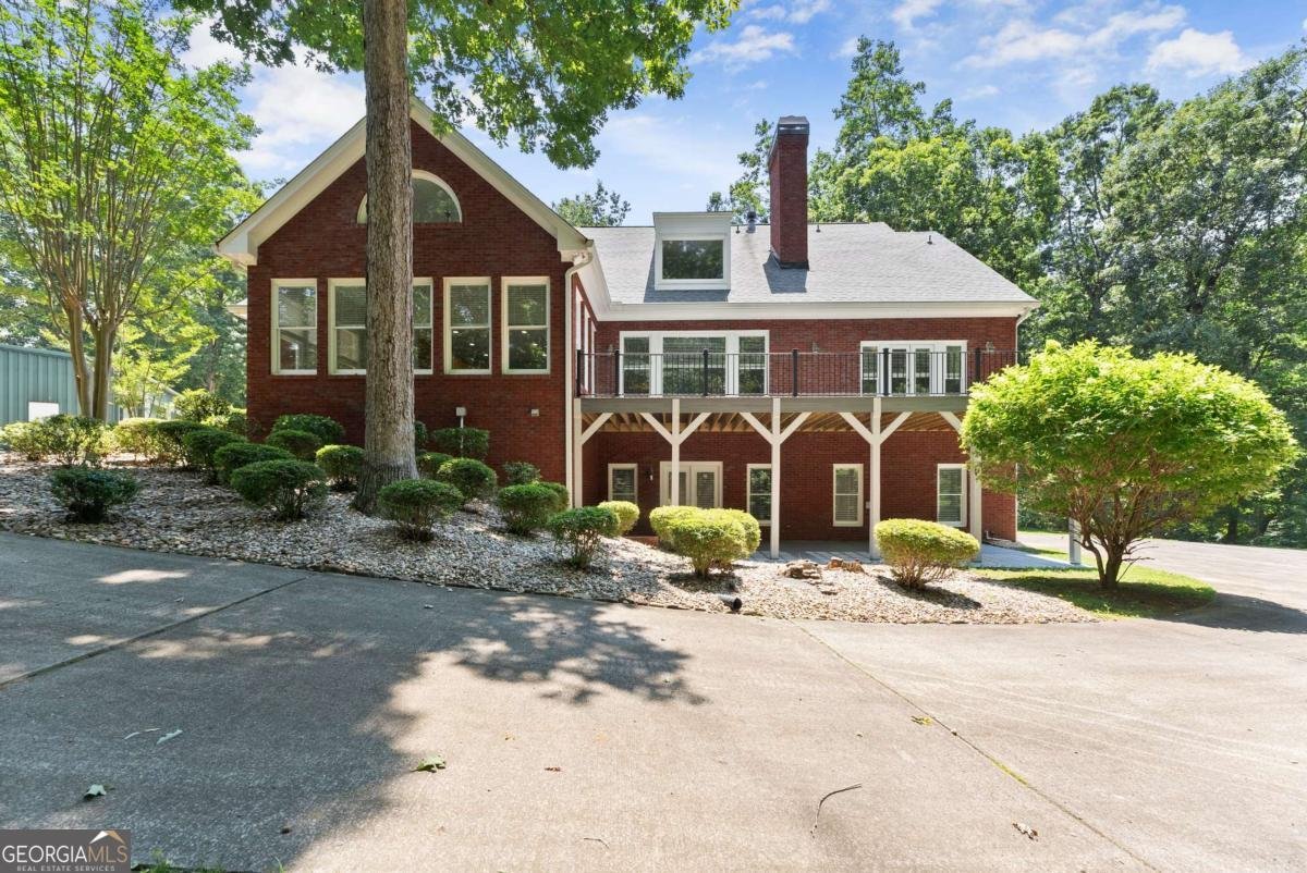 5755 Hopewell Road Cumming - 77