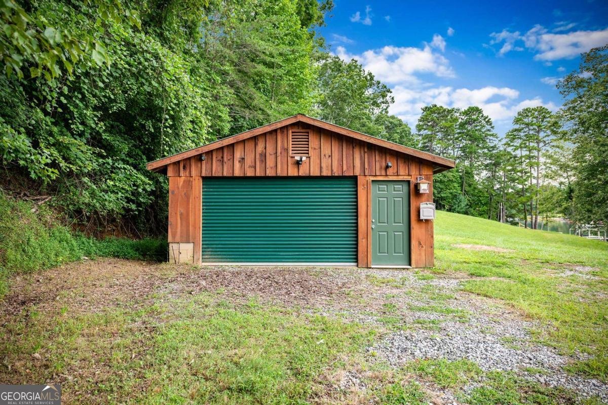 1281 Deaver Road Blairsville - 46